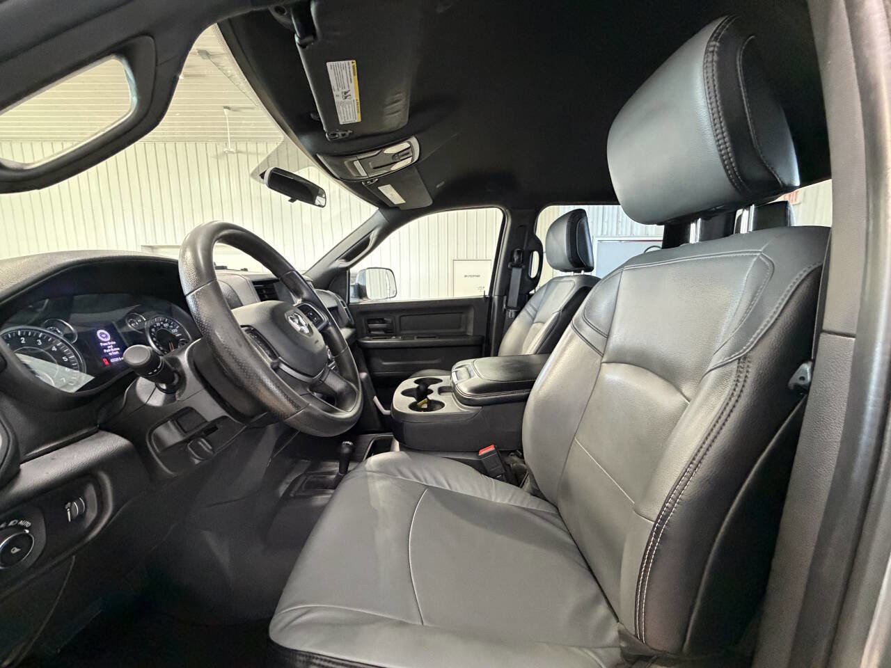 Used 2022 RAM 2500 Tradesman w/ Chrome Appearance Group AWD/4WD image 8