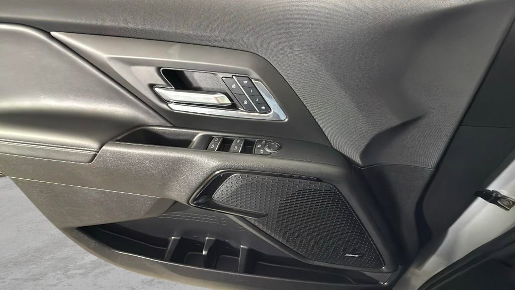 Certified 2025 Chevrolet Silverado EV LT image 27