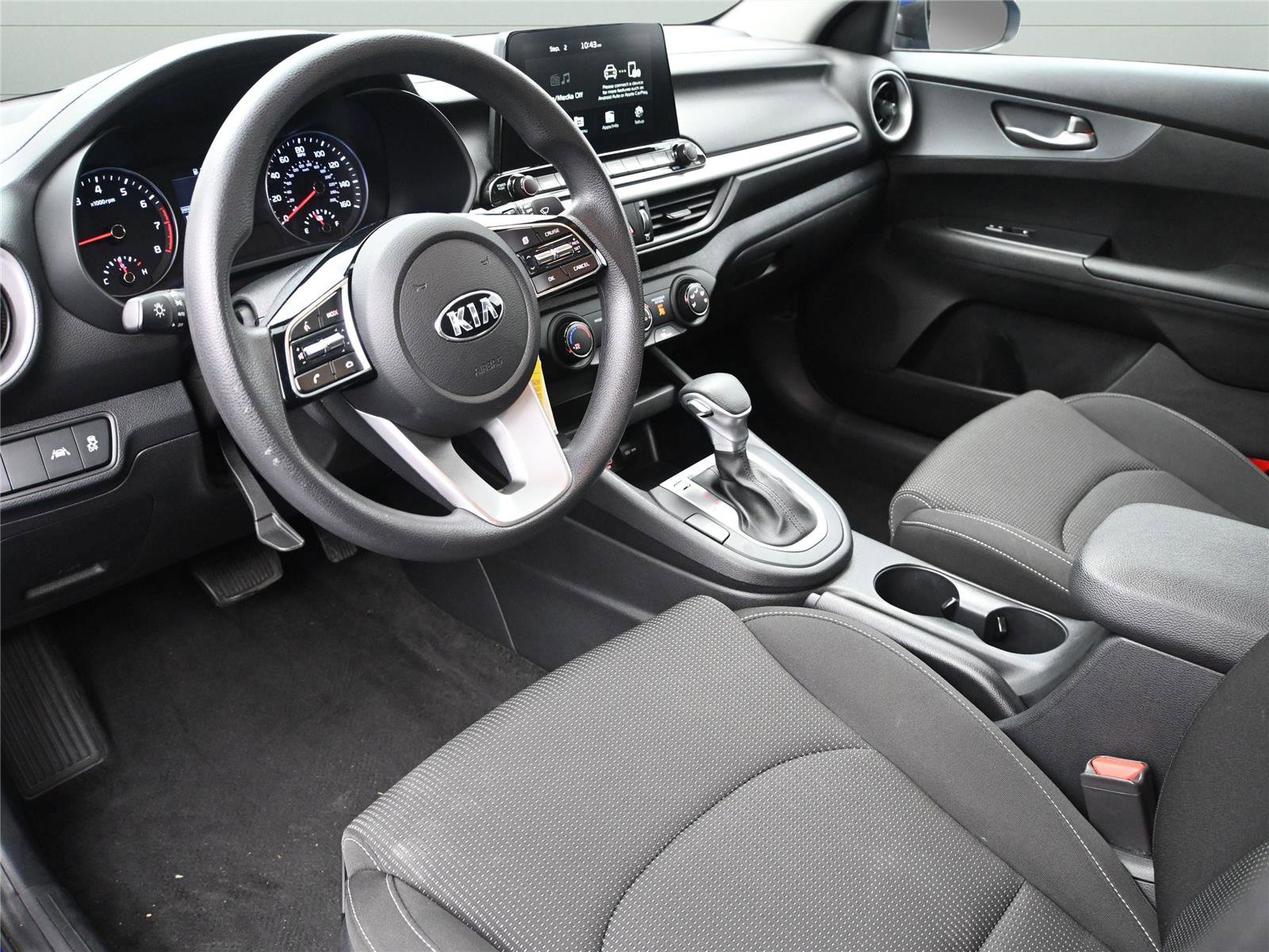 Used 2021 Kia Forte LXS image 2