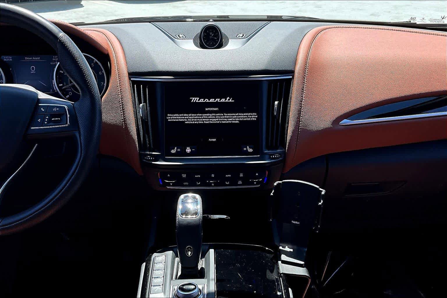 Used 2021 Maserati Levante AWD/4WD image 6