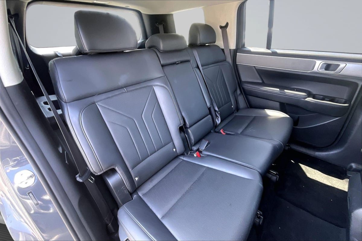 Used 2025 Hyundai Santa Fe SEL FWD image 27