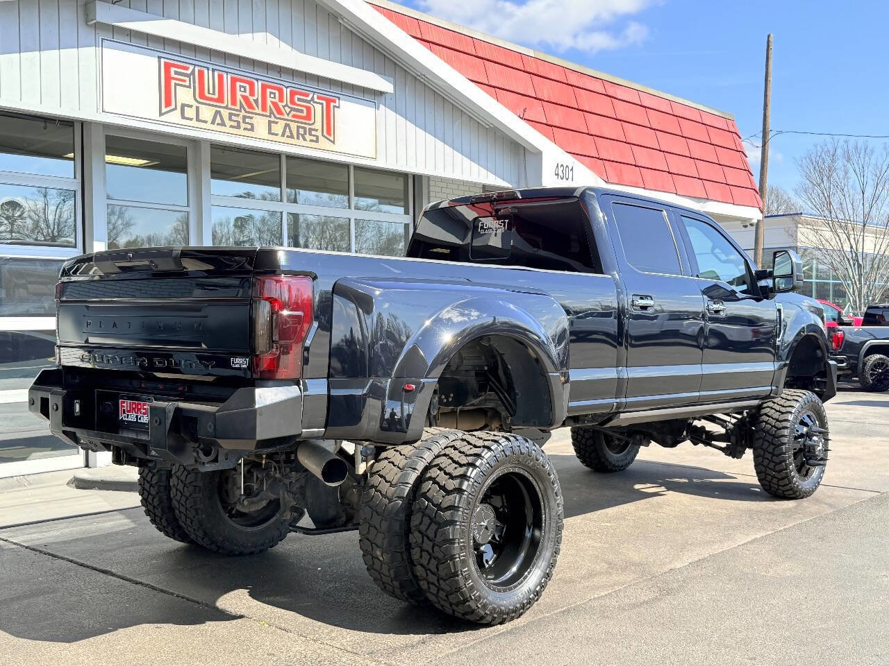 Used 2017 Ford F350 Platinum w/ Platinum Ultimate Package image 4