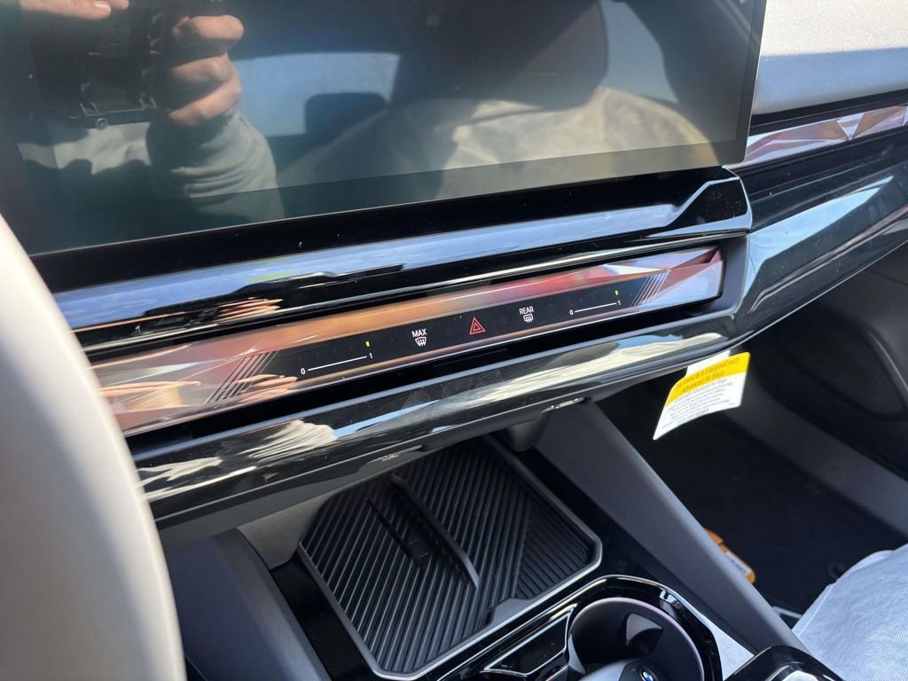 New 2026 BMW 550e xDrive image 15