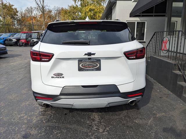 Used 2025 Chevrolet Blazer LT w/ Convenience Package FWD image 4