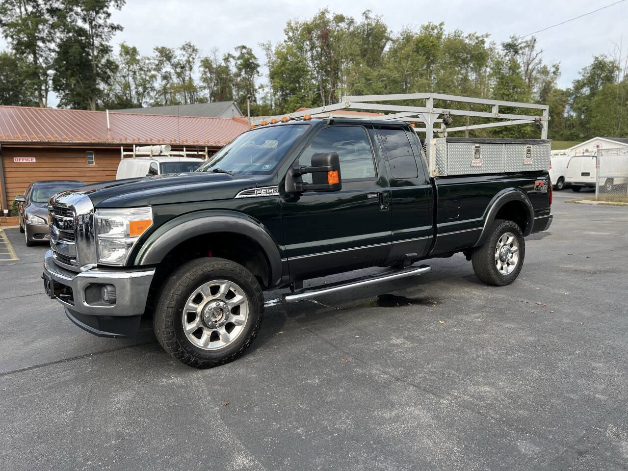Used 2015 Ford F350 Lariat image 1