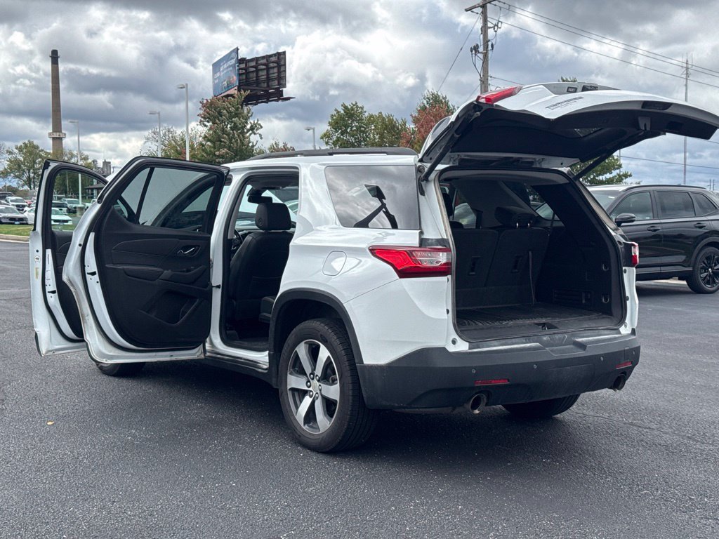 Used 2019 Chevrolet Traverse LT w/ LT Premium Package FWD image 17