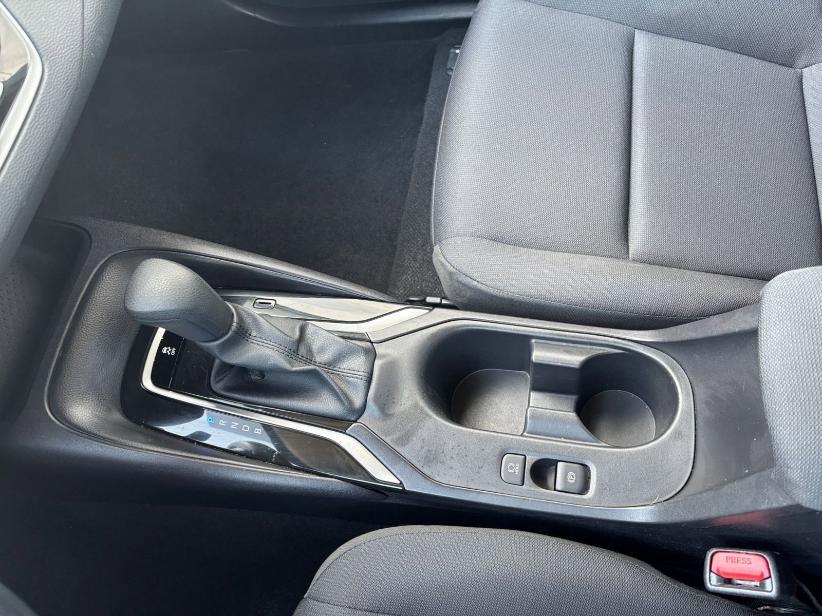 Used 2025 Toyota Corolla LE image 39