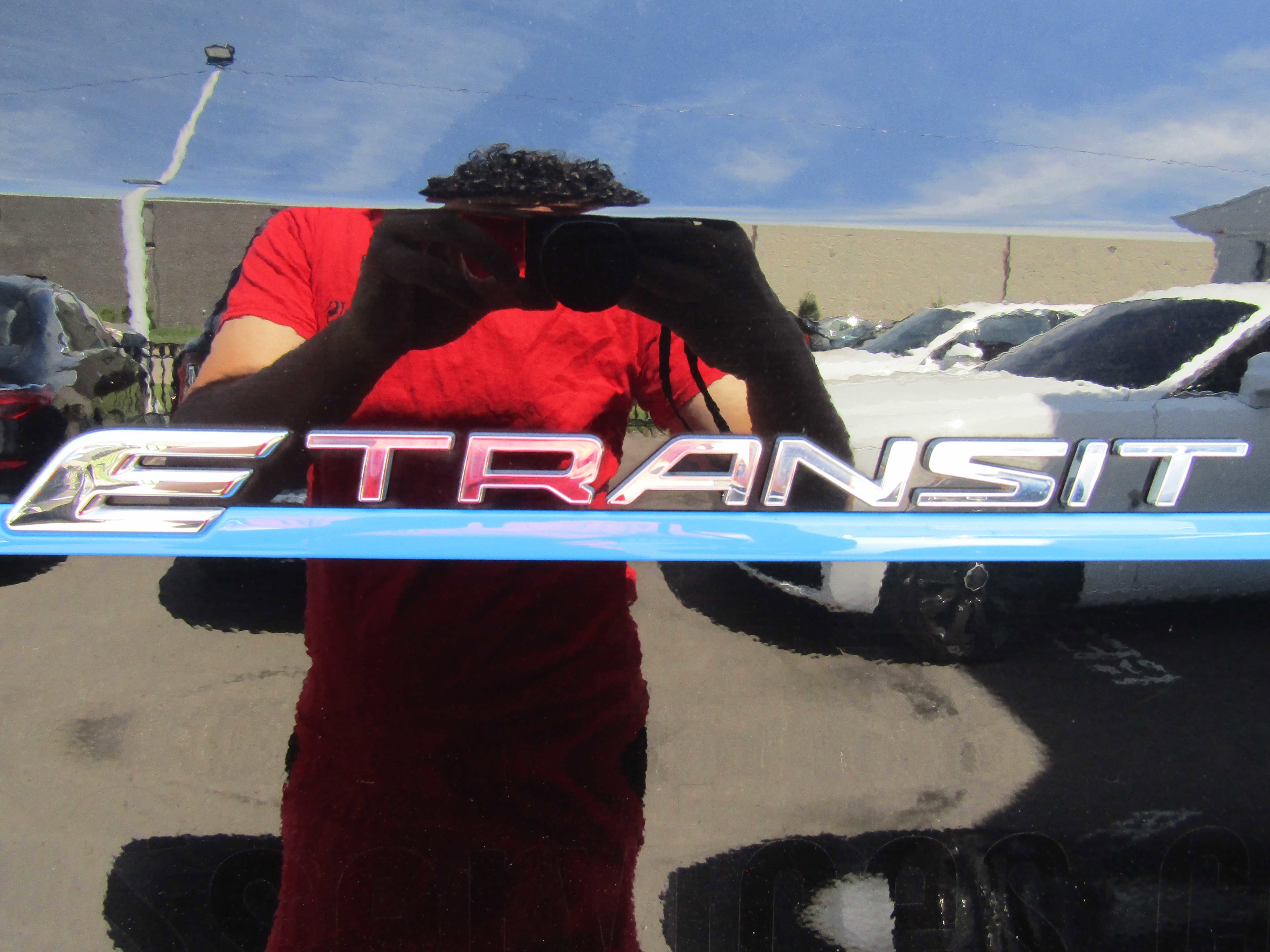 Used 2022 Ford E-Transit Medium Roof RWD image 21