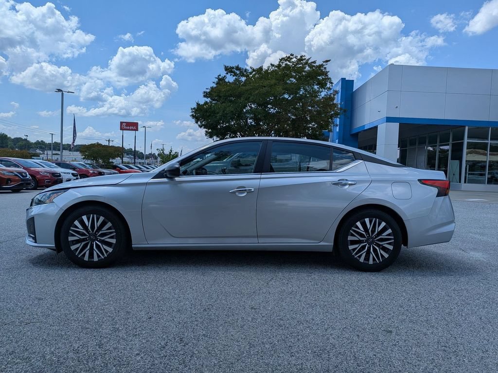Used 2024 Nissan Altima 2.5 SV FWD image 5