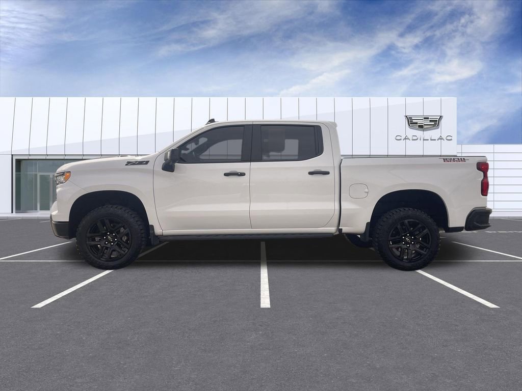 Used 2024 Chevrolet Silverado 1500 LT Trail Boss w/ LT Trail Boss Premium Package AWD/4WD image 5