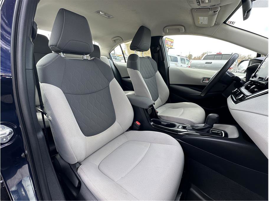 Used 2020 Toyota Corolla LE FWD image 4