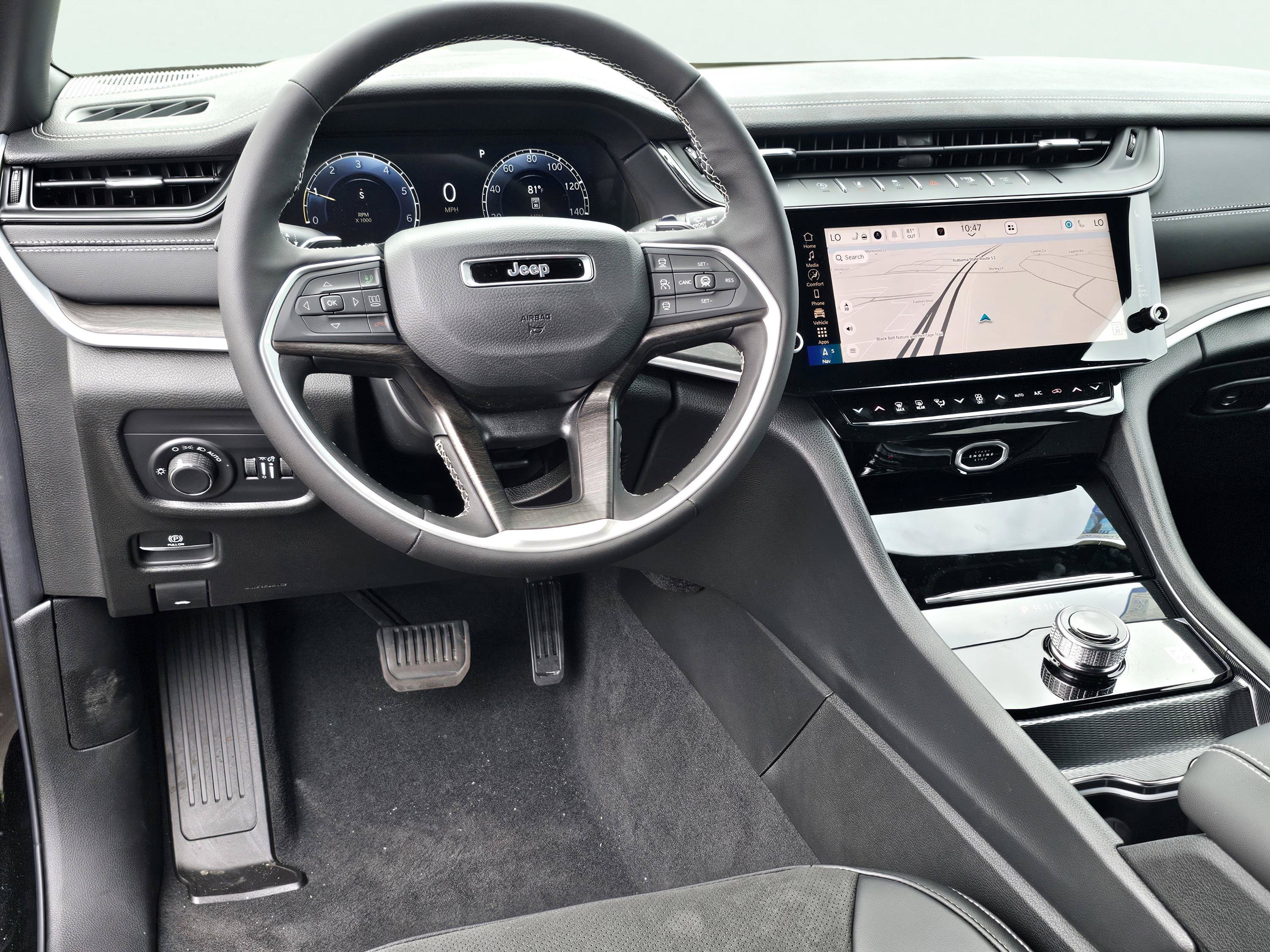 New 2026 Jeep Grand Cherokee Altitude RWD image 32