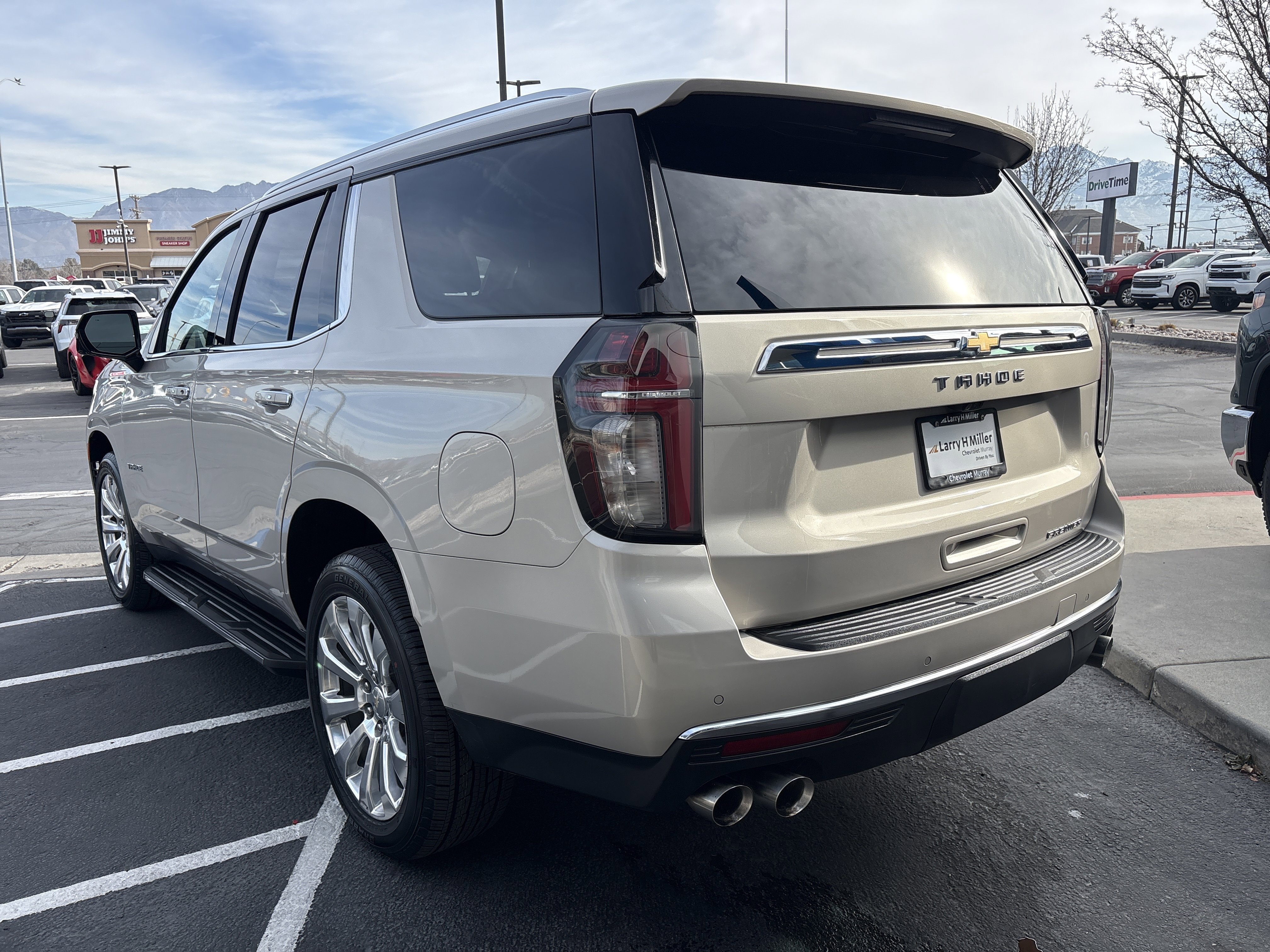 Used 2021 Chevrolet Tahoe Premier w/ Premium Package image 3