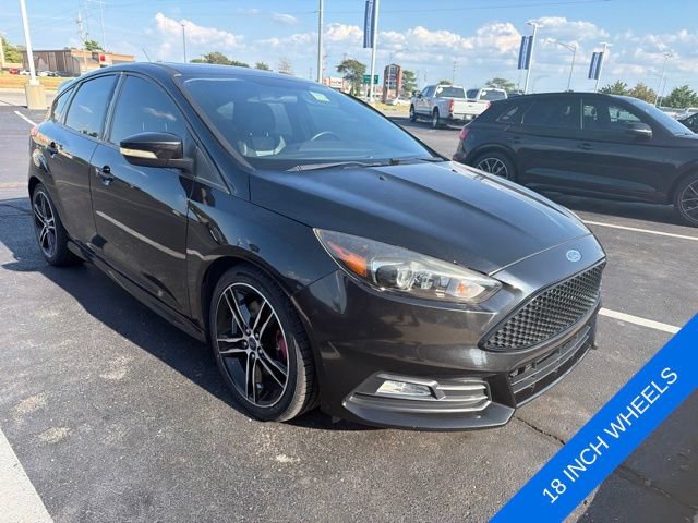 Used 2015 Ford Focus ST w/ Equipment Group 401A FWD image 3