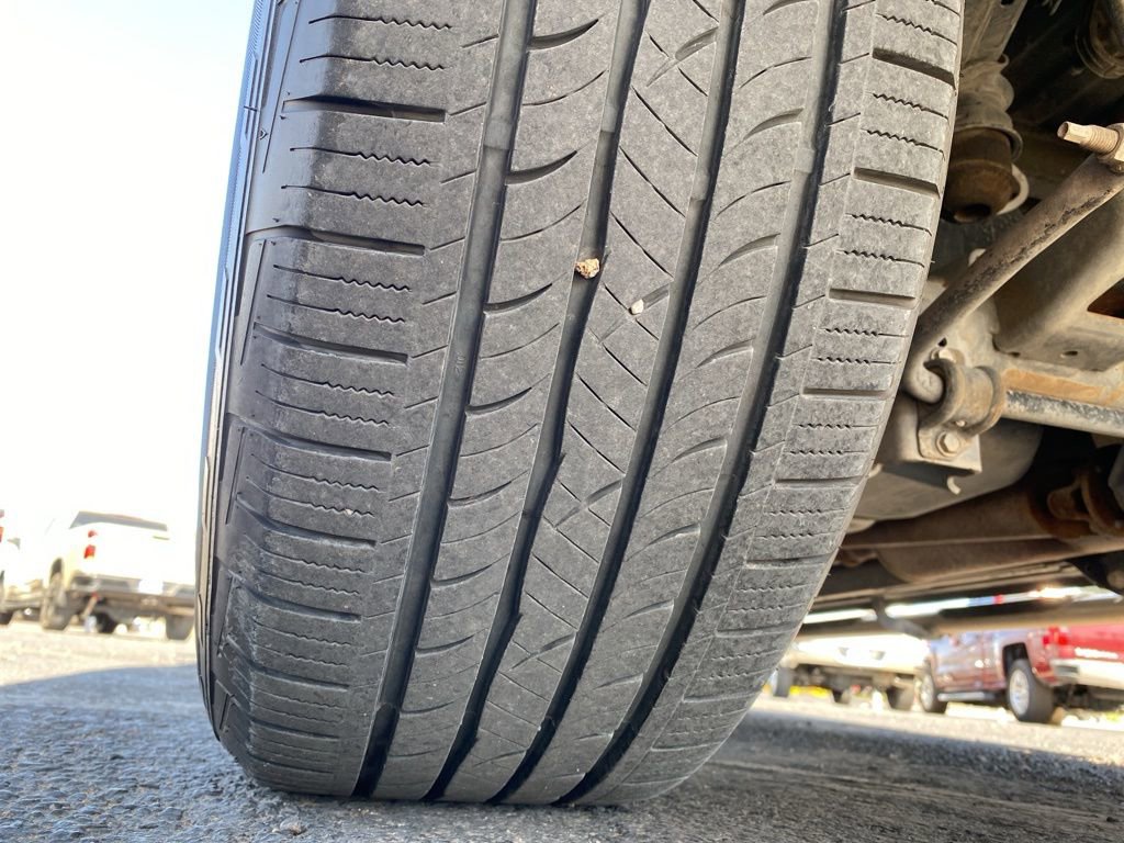 Used 2012 RAM 1500 Laramie AWD/4WD image 23