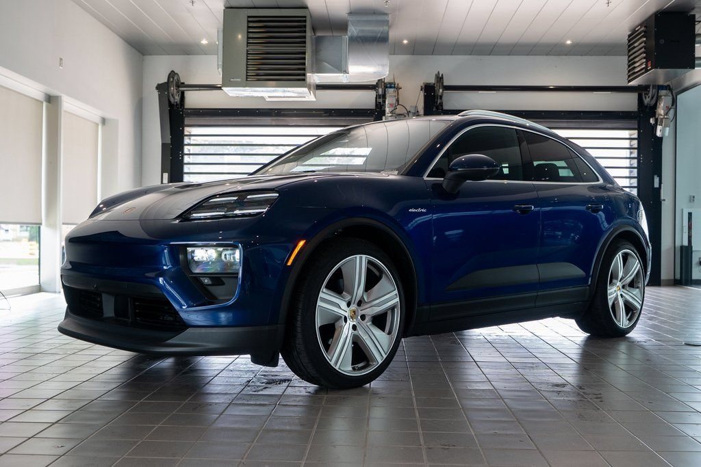 Used 2024 Porsche Macan 4 Electric AWD/4WD image 1