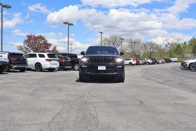 Used 2024 Jeep Grand Cherokee Limited w/ Luxury Tech Group II AWD/4WD image 11