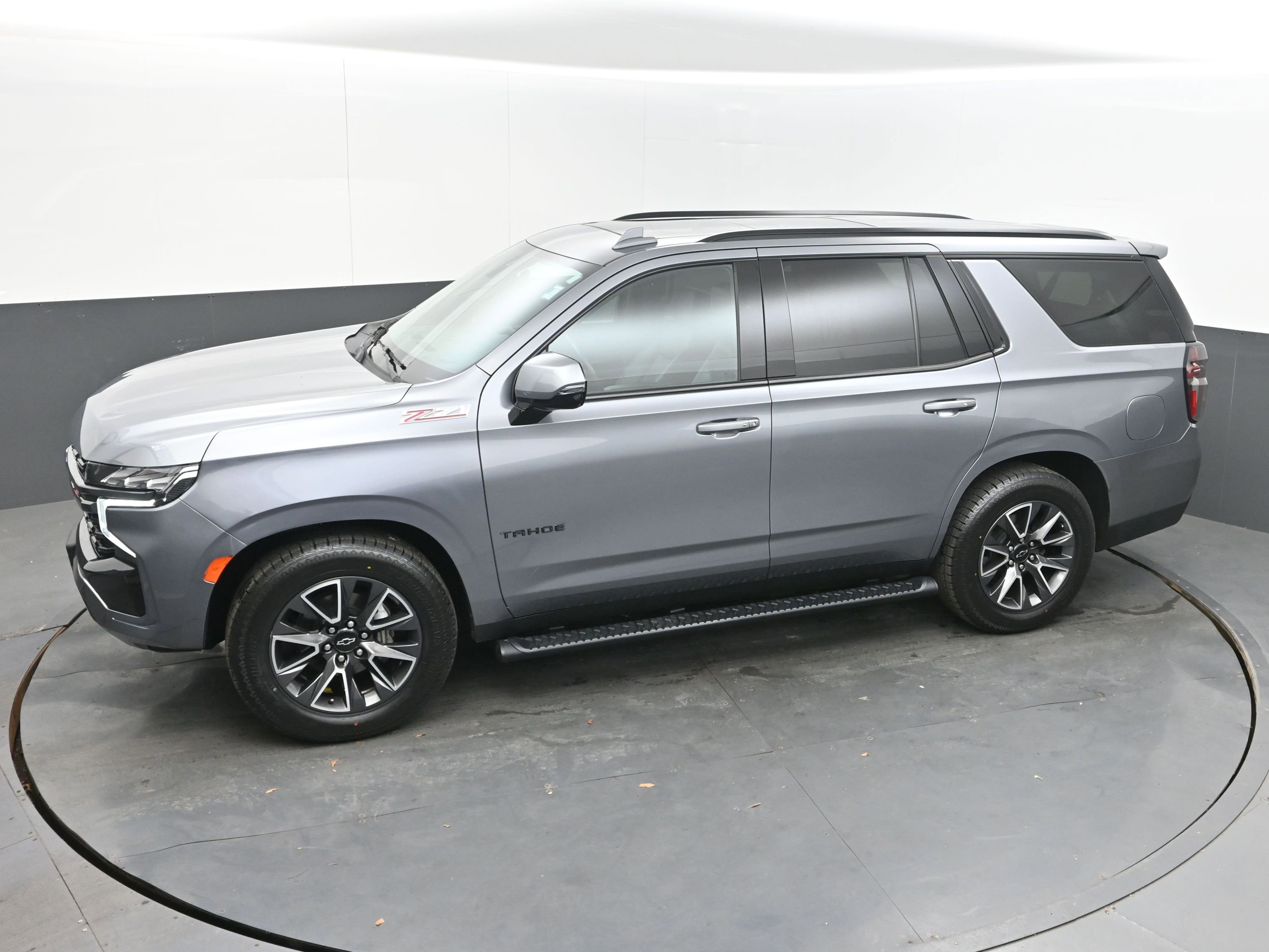 Used 2021 Chevrolet Tahoe Z71 w/ Z71 Off-Road Package AWD/4WD image 32