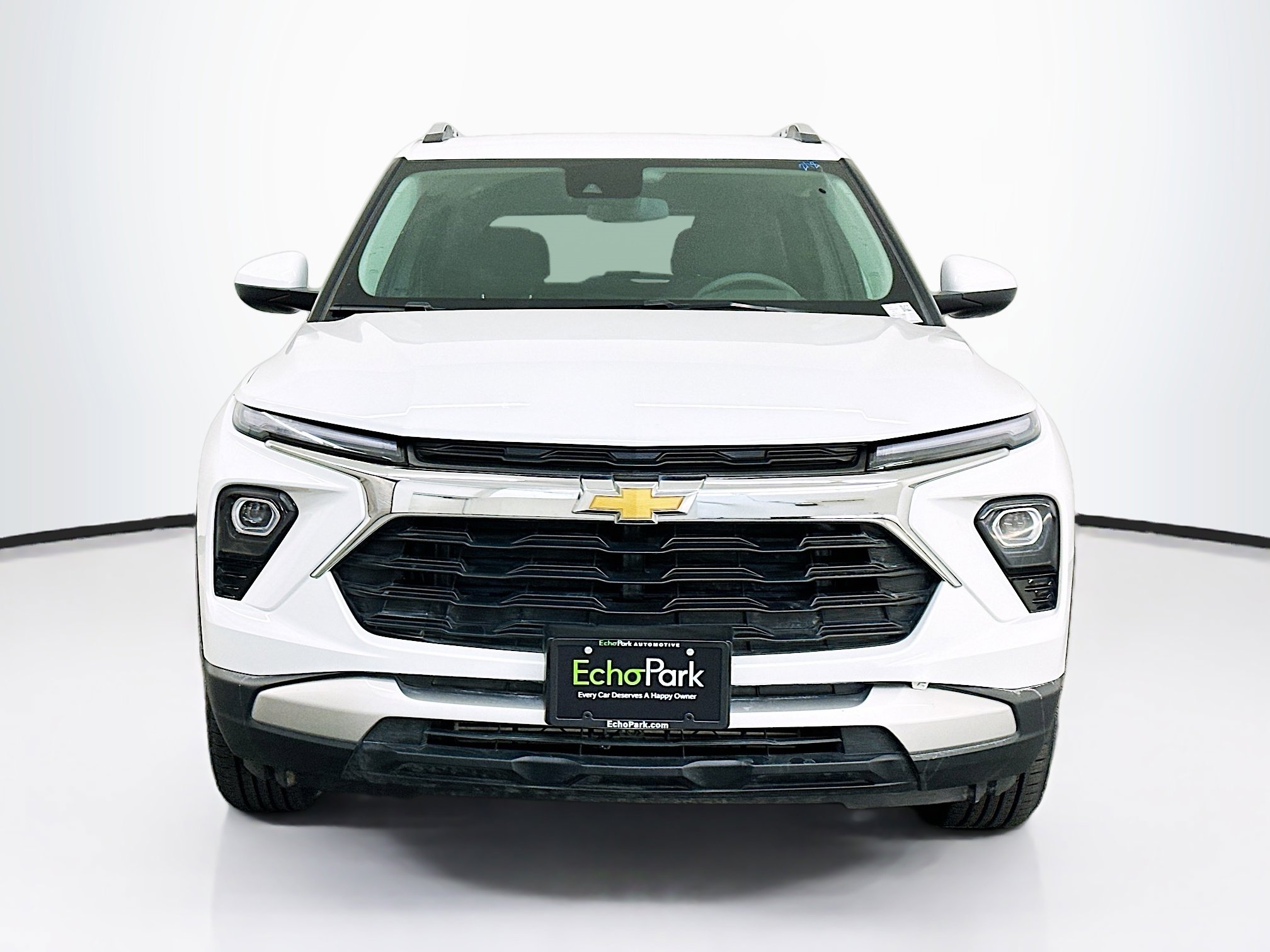 Used 2025 Chevrolet TrailBlazer LT image 2