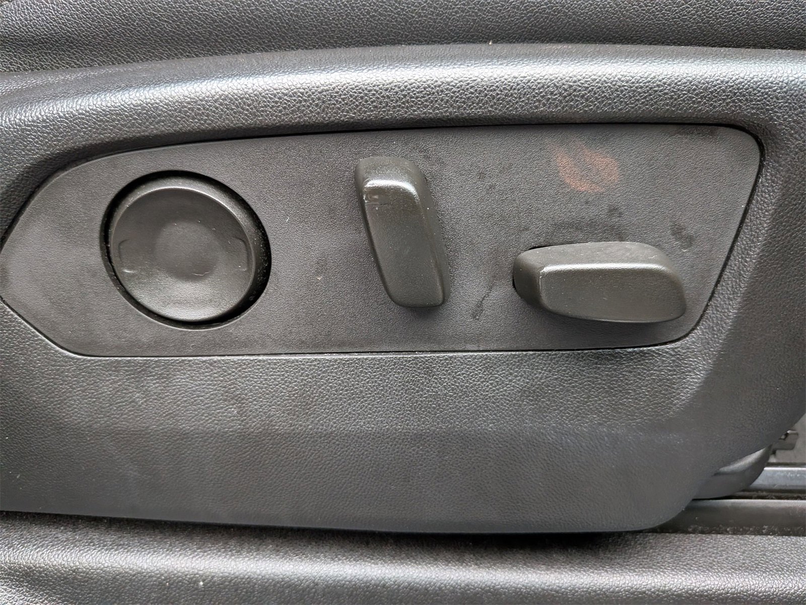 Used 2023 Chevrolet Tahoe LT w/ Luxury Package image 39