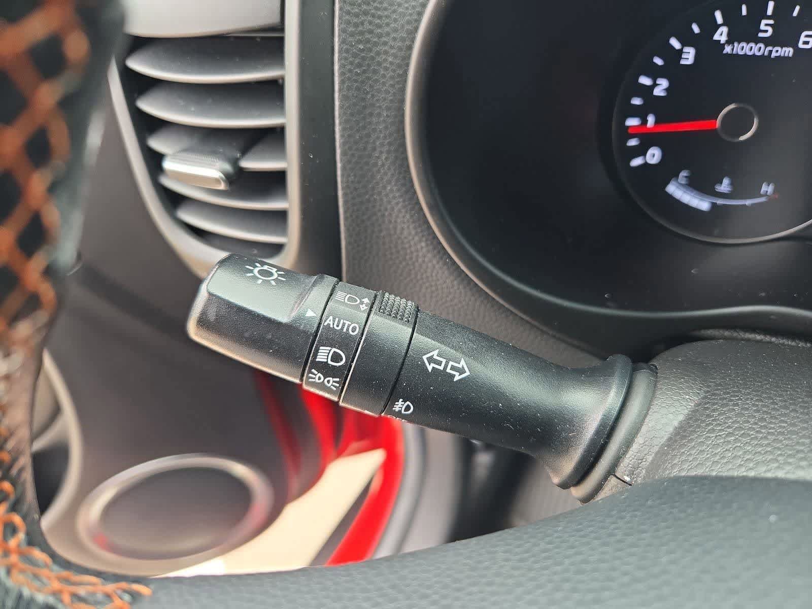 Used 2019 Kia Soul ! FWD image 25