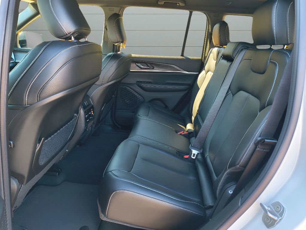 New 2025 Jeep Grand Cherokee Limited w/ Trailer Tow Package image 27