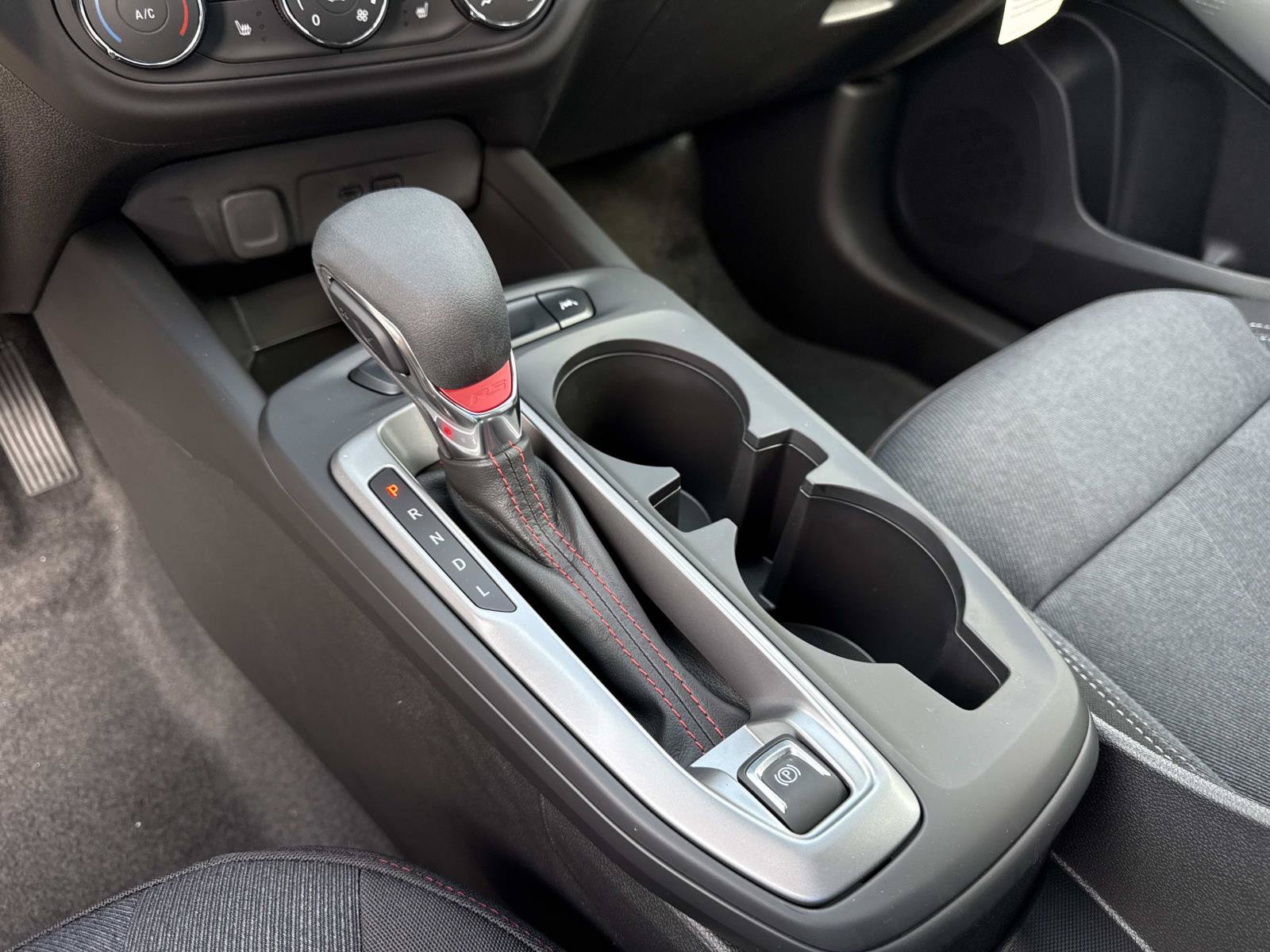 New 2026 Chevrolet Trax RS w/ Sunroof Package FWD image 28