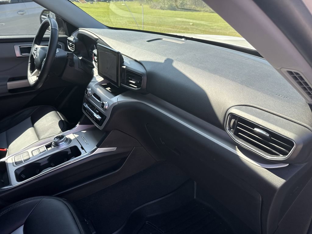 Certified 2023 Ford Explorer XLT w/ Equipment Group 202A image 28