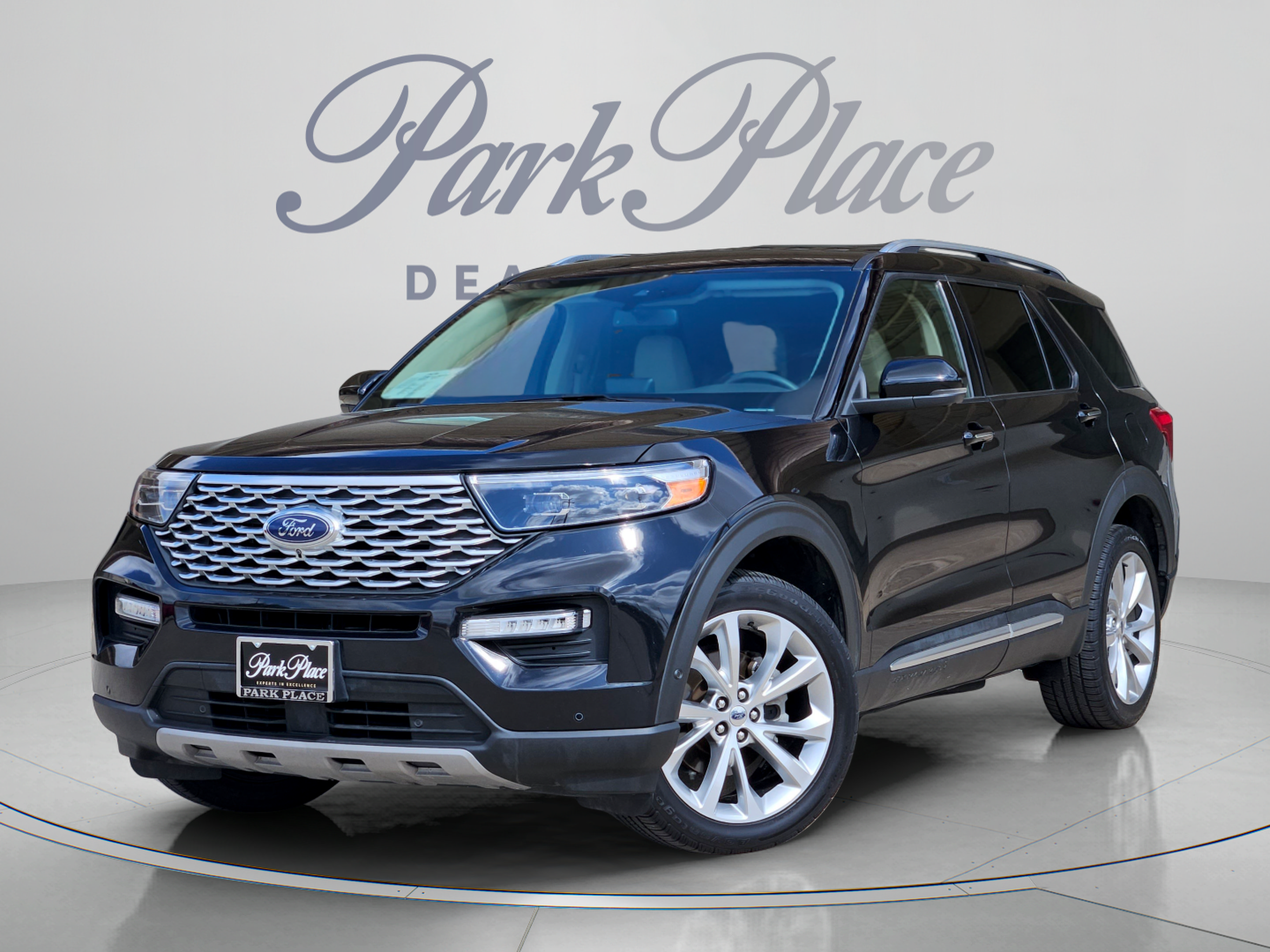Used 2022 Ford Explorer Platinum w/ Equipment Group 601A AWD/4WD image 1