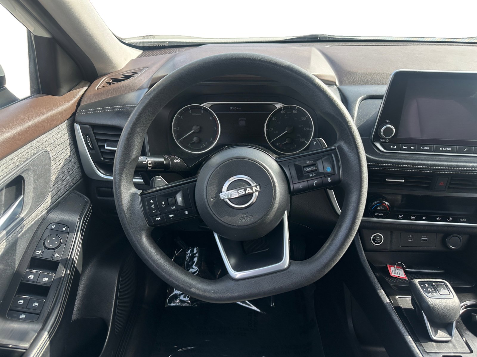 Used 2023 Nissan Rogue SV image 12