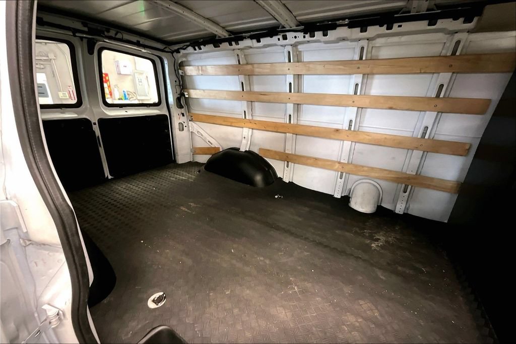 Used 2025 Chevrolet Express 2500 w/ Driver Convenience Package RWD image 23