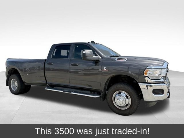 Used 2024 RAM 3500 Tradesman w/ Chrome Appearance Group AWD/4WD image 1