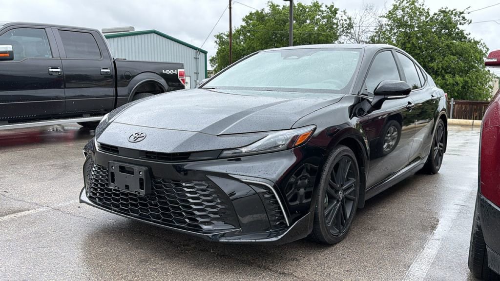 Used 2026 Toyota Camry Hybrid w/ Convenience Package FWD image 16