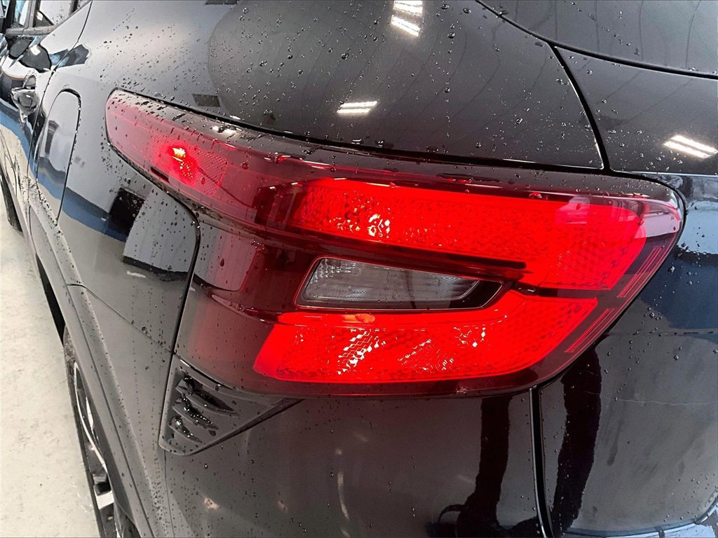 Used 2024 Chevrolet Trax RS image 31