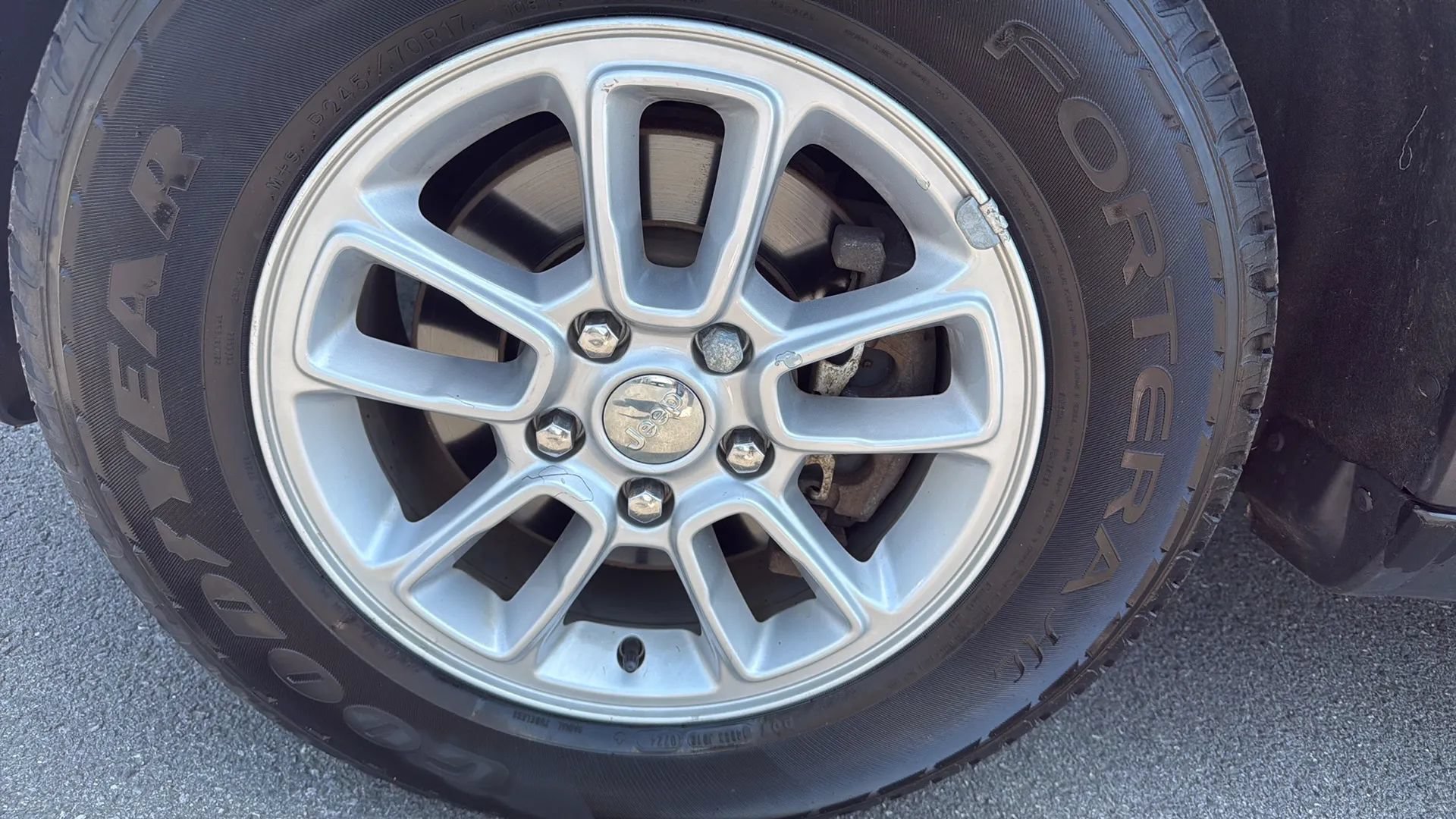 Used 2018 Jeep Grand Cherokee Laredo AWD/4WD image 5
