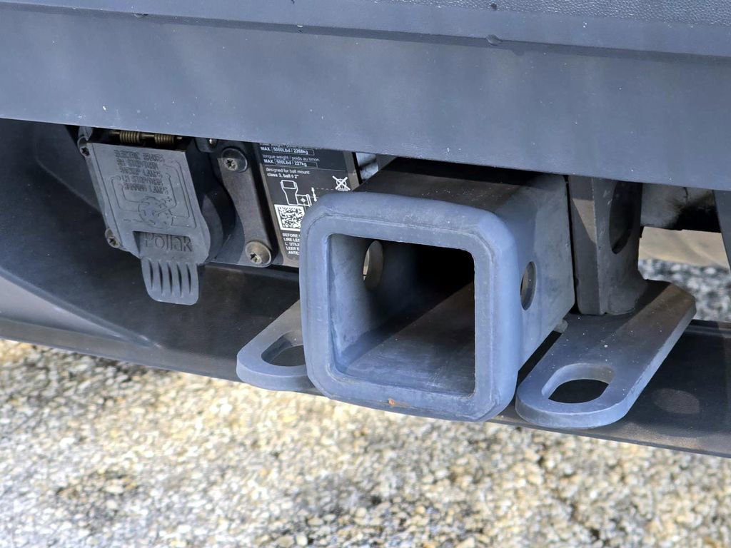 Used 2023 Volkswagen Atlas Cross Sport SE w/ Panoramic Sunroof Package image 6