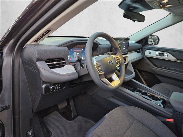 New 2026 Ford Explorer Active RWD image 3