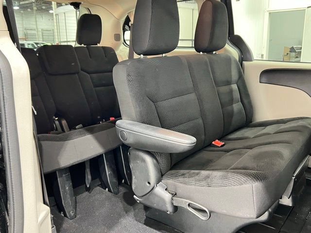 Used 2020 Dodge Grand Caravan SE FWD image 17