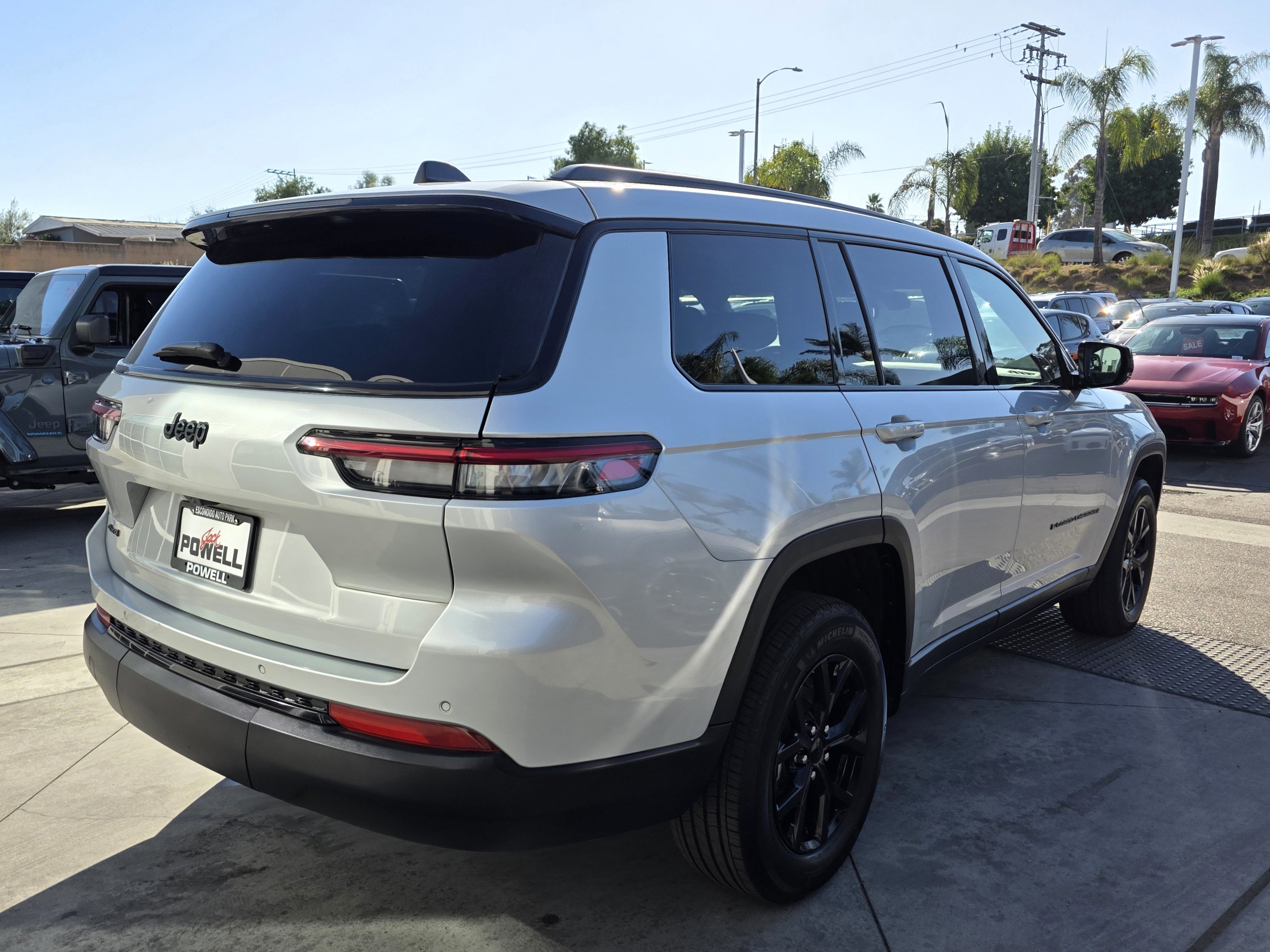 Certified 2024 Jeep Grand Cherokee L Laredo image 5