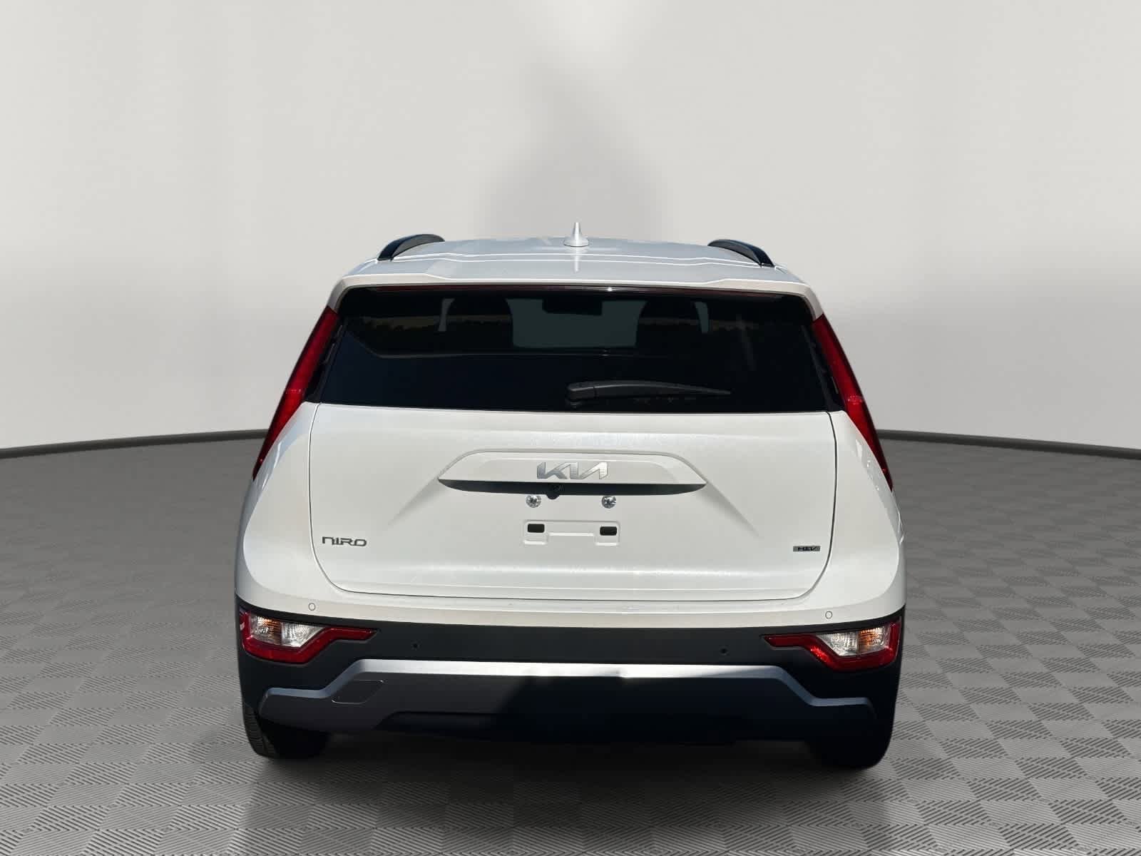 Used 2023 Kia Niro EX FWD image 4