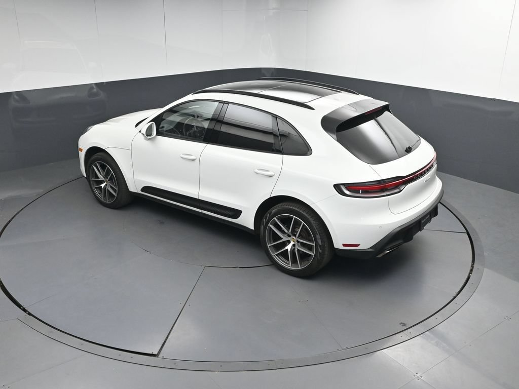 Used 2023 Porsche Macan AWD/4WD image 35