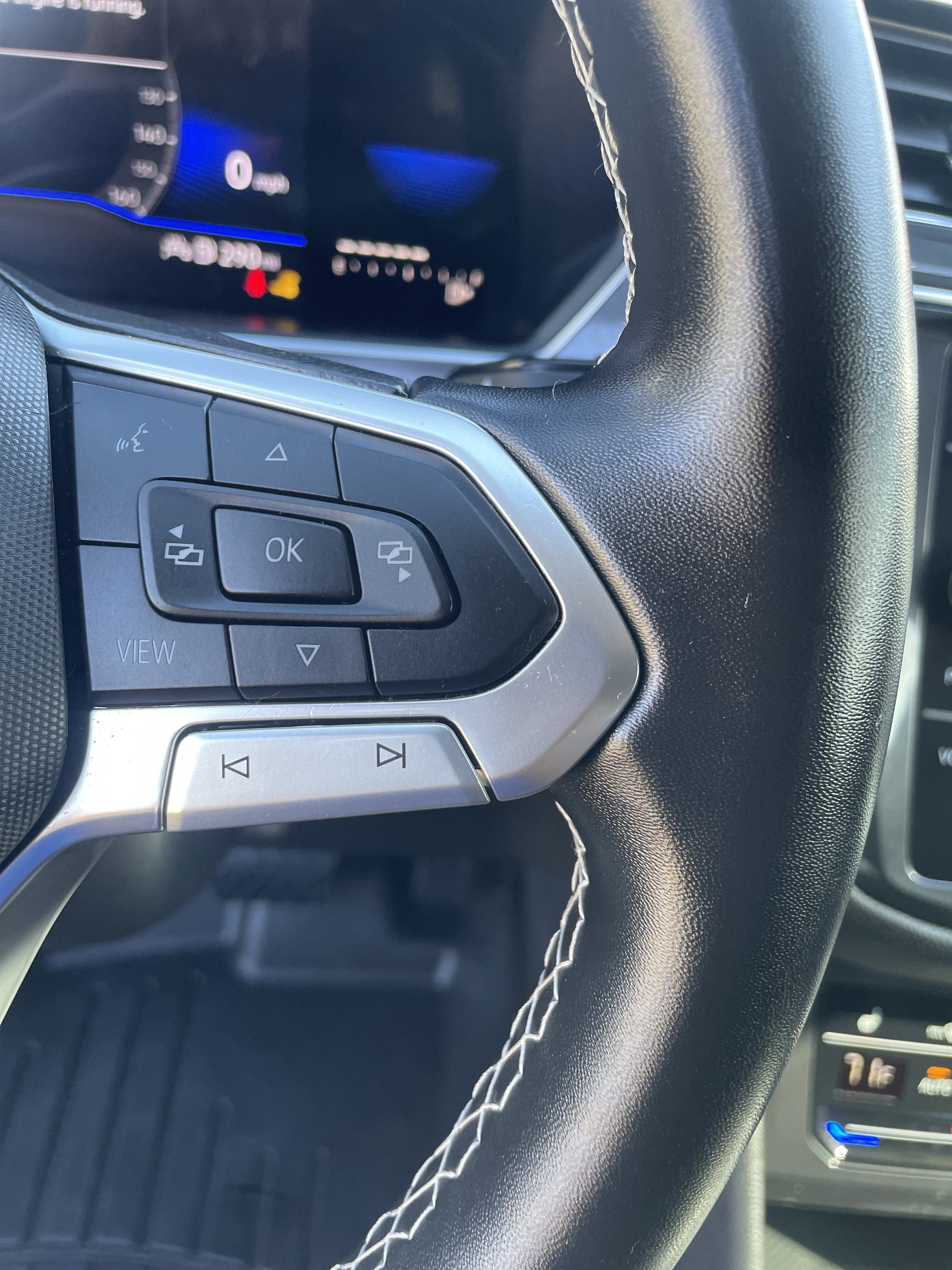 Used 2023 Volkswagen Tiguan SE FWD image 28