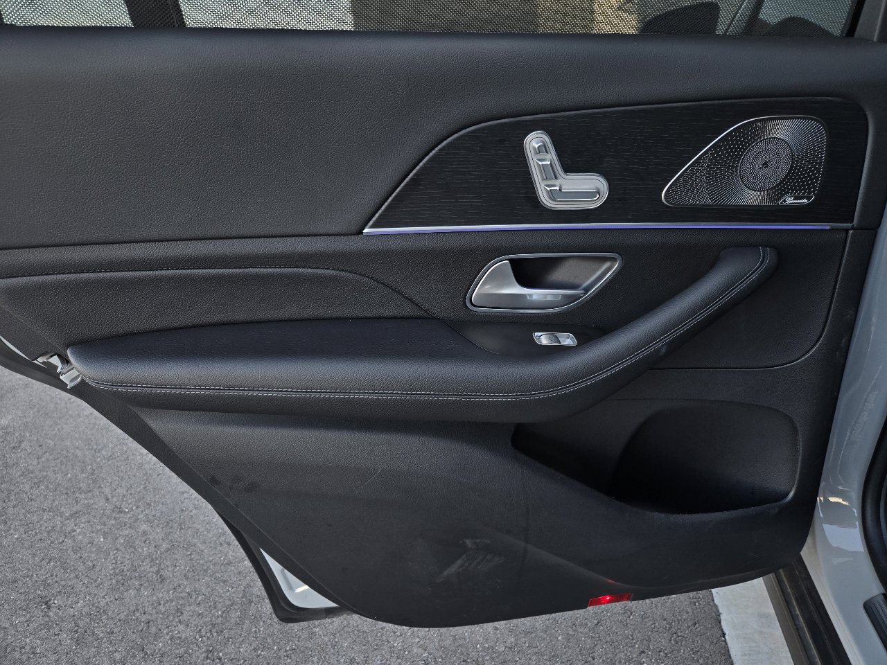 Used 2024 Mercedes-Benz GLS 450 4MATIC image 41