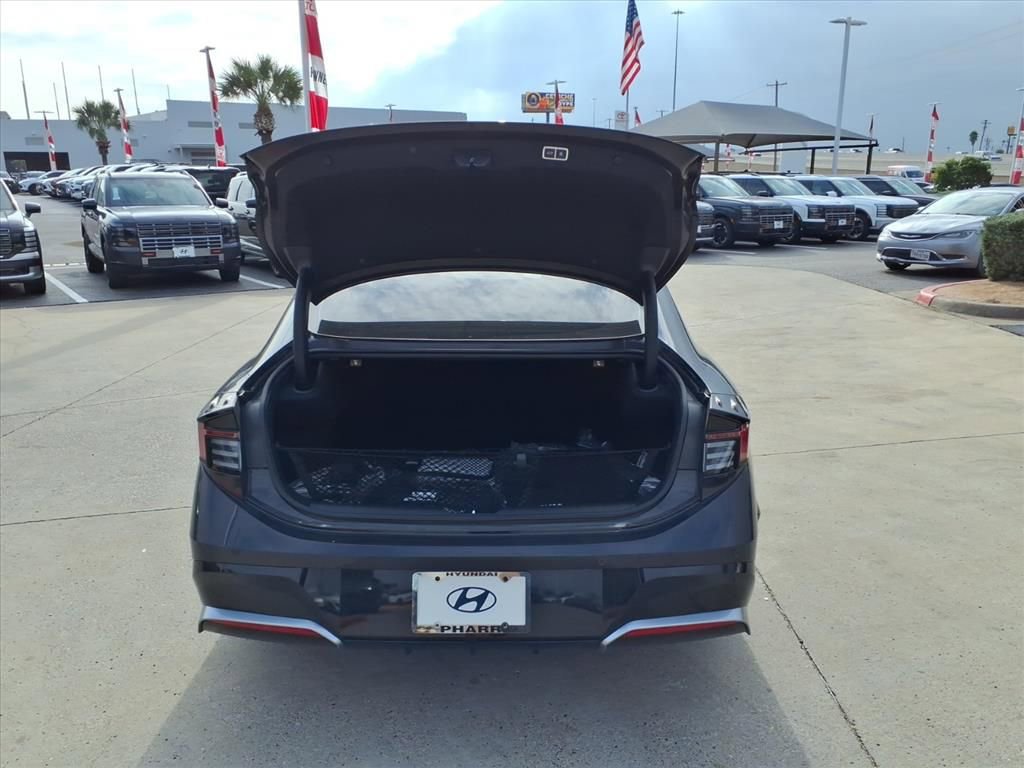 New 2025 Hyundai Sonata Limited image 15