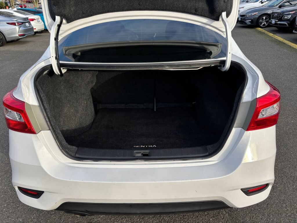 Used 2017 Nissan Sentra SR w/ Driver's Assist Package image 11