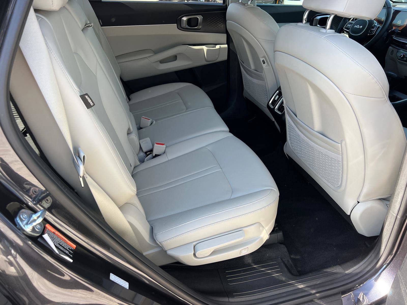 Used 2025 Kia Sorento S w/ Panoramic Sunroof Package image 15