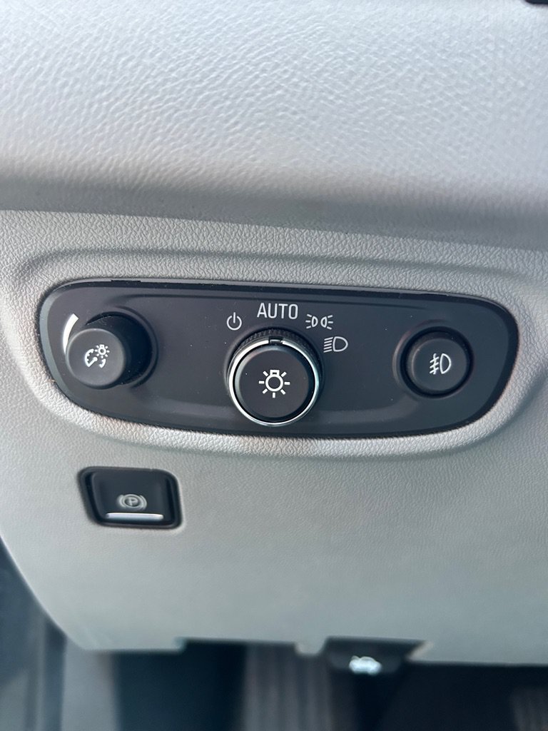 Used 2018 GMC Terrain SLT w/ Preferred Package FWD image 11