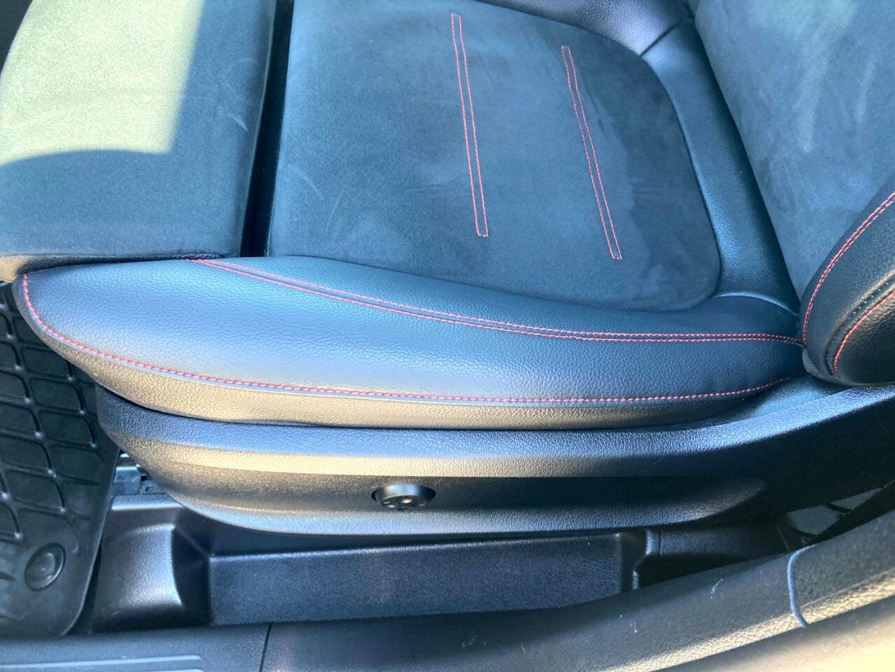 Used 2022 Mercedes-Benz GLB 250 4MATIC image 17