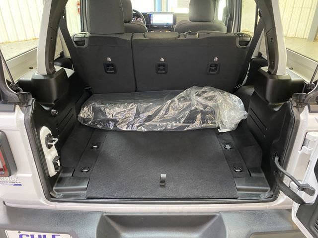 Used 2025 Jeep Wrangler Sport image 28