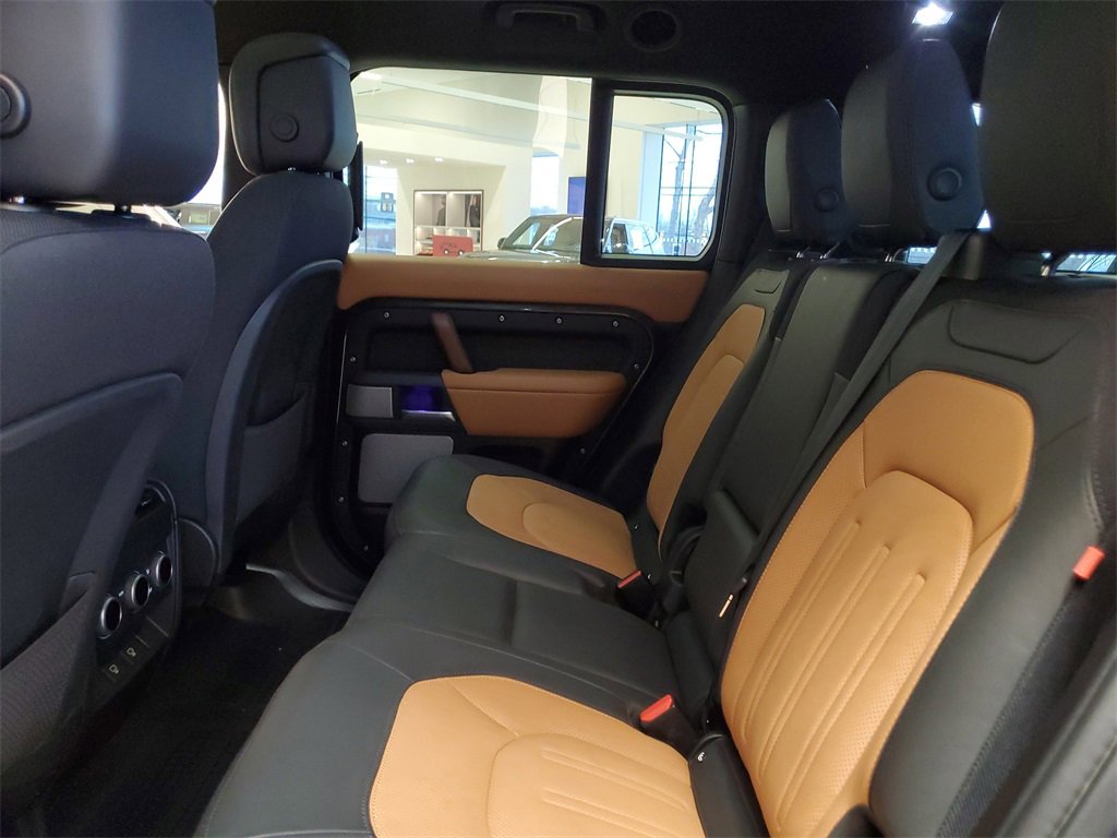 Used 2024 Land Rover Defender 130 X image 26